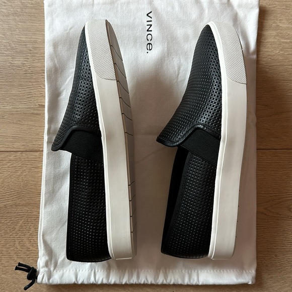 Vince. Blair slip on black sneaker (US 7) - Picture 6 of 12